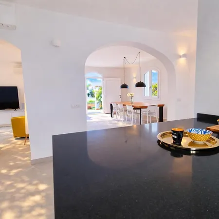 וילה Luxury Porto Columbu